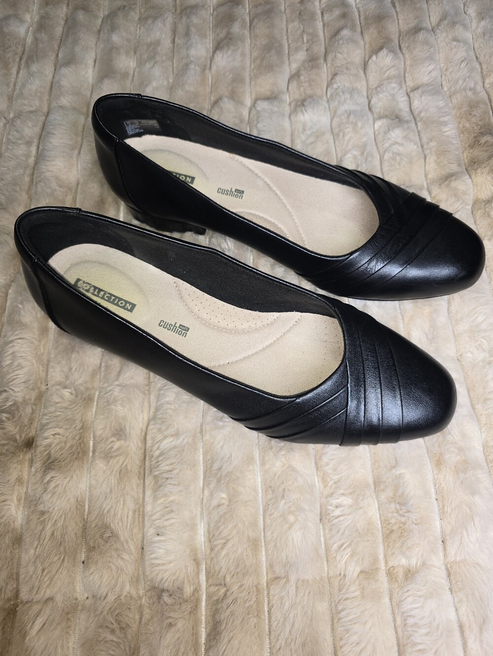 Clarks Black Leather Cushion Soft Pleated Comfort Dress Flats Size 10